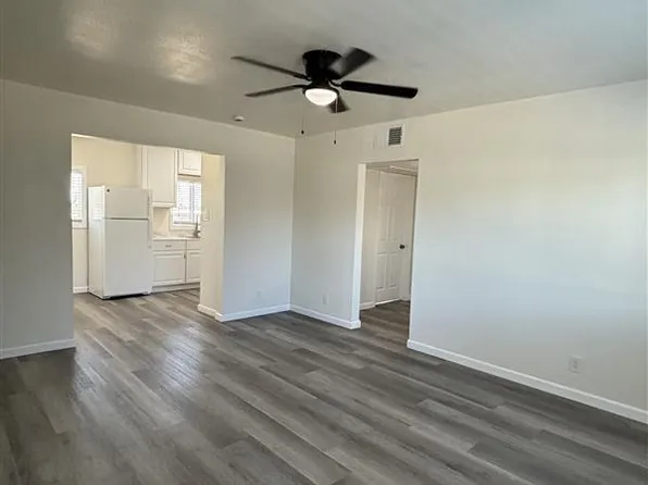 4064 E Dwight Way APT 204, Fresno, CA 93702