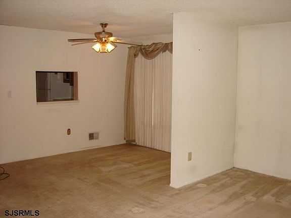 5th image of 16 Cherokee Dr #201