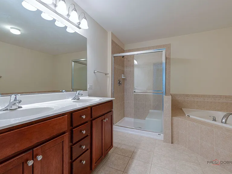 790 Oak Hollow Rd — Photo 18