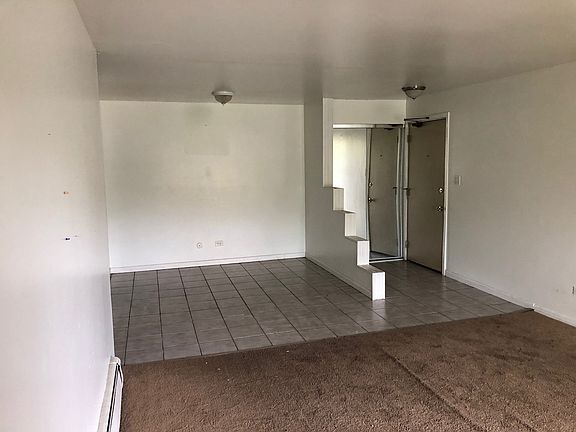 4th image of 1165 Meadow Ln APT 204