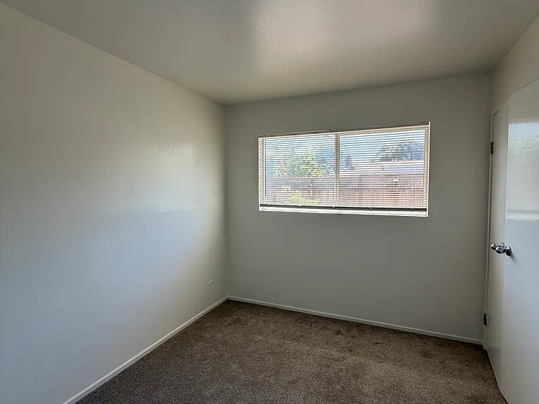 5005 Maiden Ln — Photo 8
