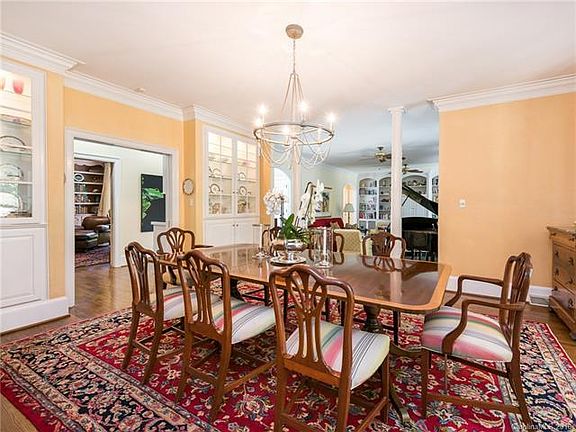 3rd image of 2868 Harlinsdale Dr