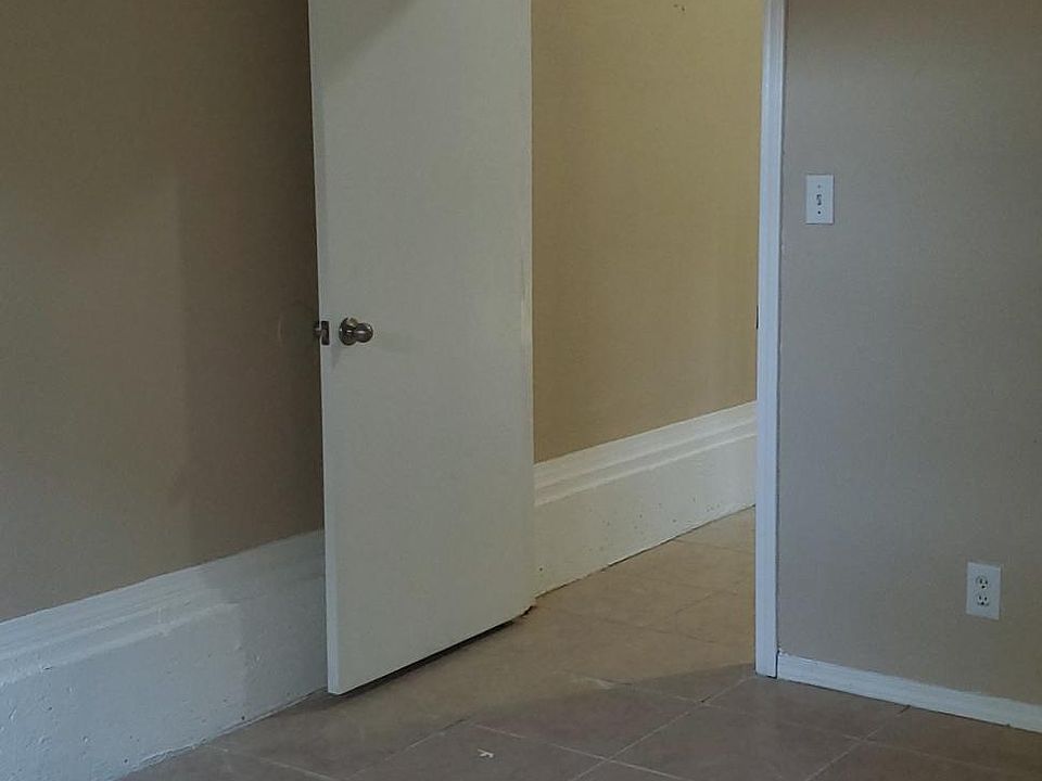 2nd image of 4665 N Rockford Ave