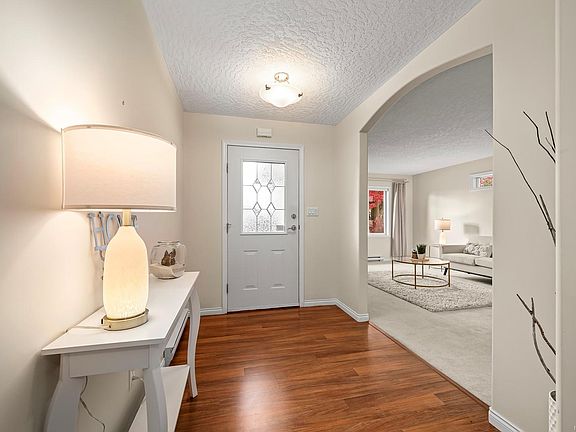 4th image of 525 Church St