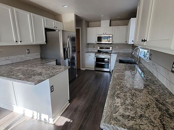 4th image of 10713 Umtanum St SE