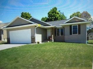 2015 Probst Ct SW, Cedar Rapids, IA 52404