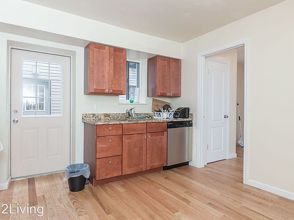 4th image of 2105 Wharton St #8293419