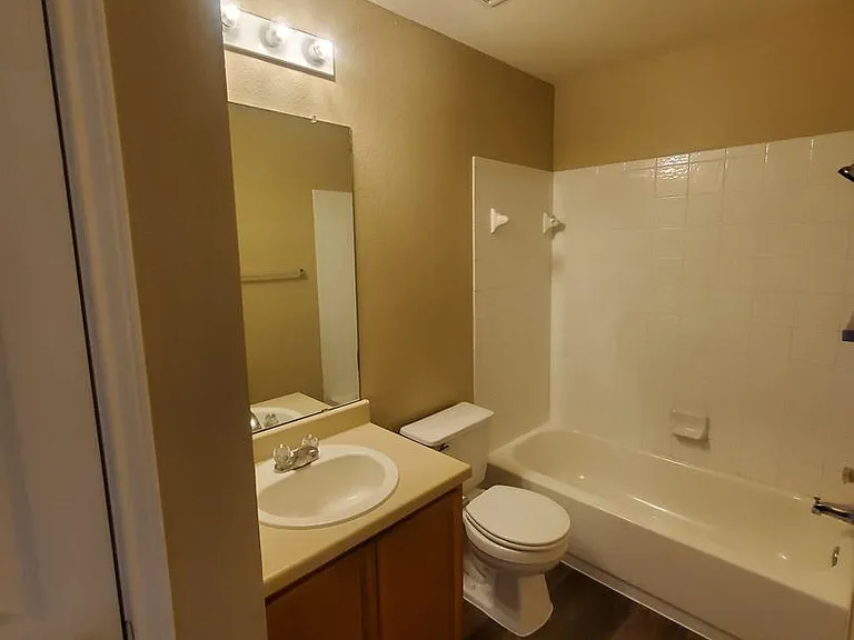 14001 Cambourne Dr — Photo 4