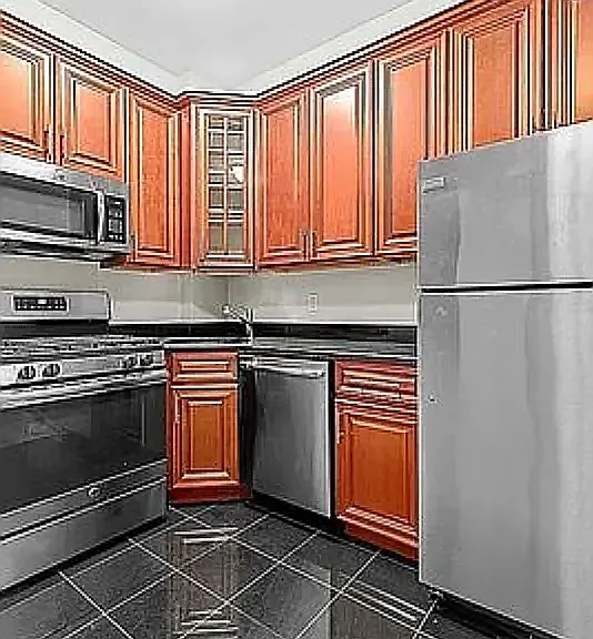 150 W 47th St #2I — Photo 3
