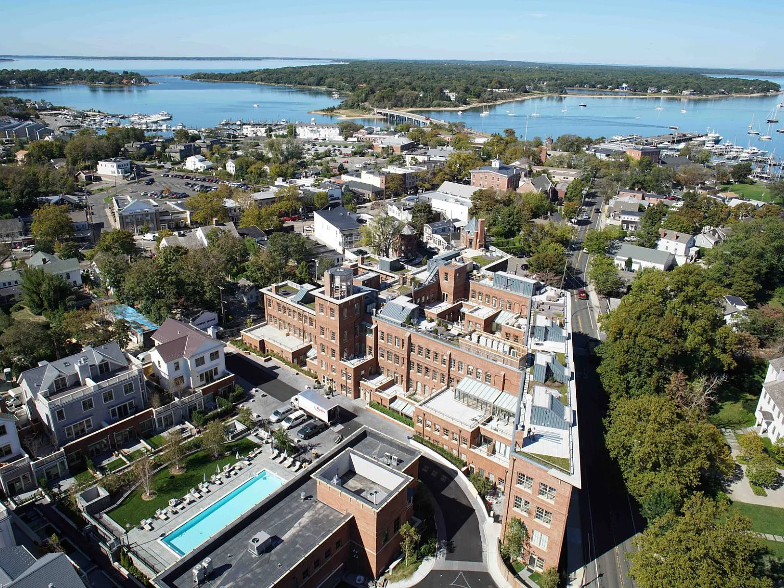 Watchcase Factory Penthouse With Roof Top Terrace & Killer Views — Photo 3
