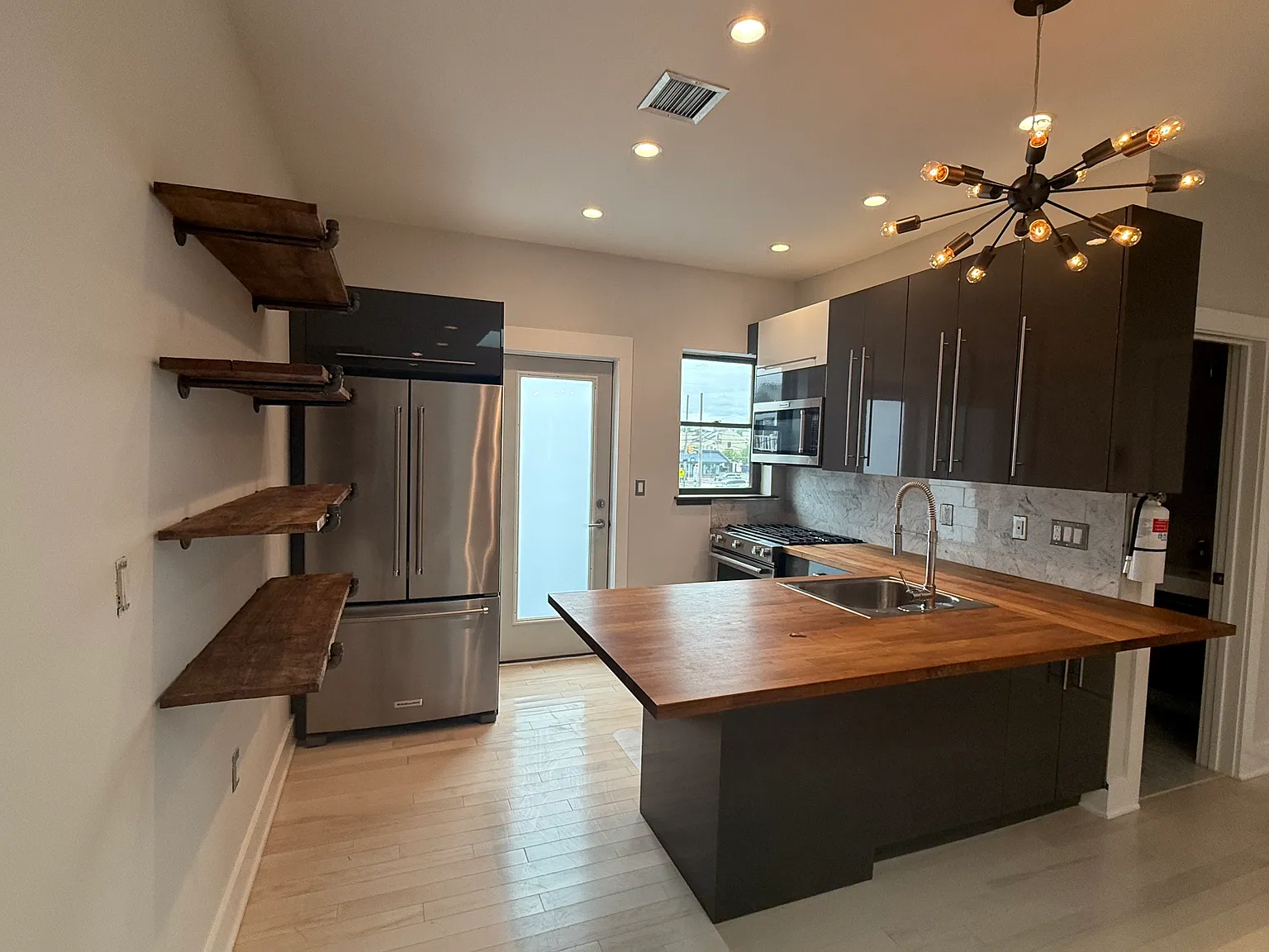 1 bed, 1100 sqft, $3,000 — Photo 4