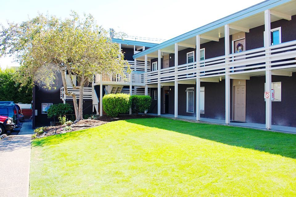 1st image of 22612 6th Ave S APT 11