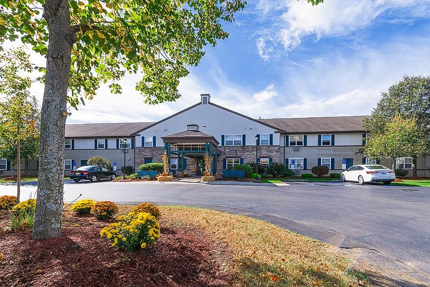 2nd image of 360 Whitehall Rd APT 204
