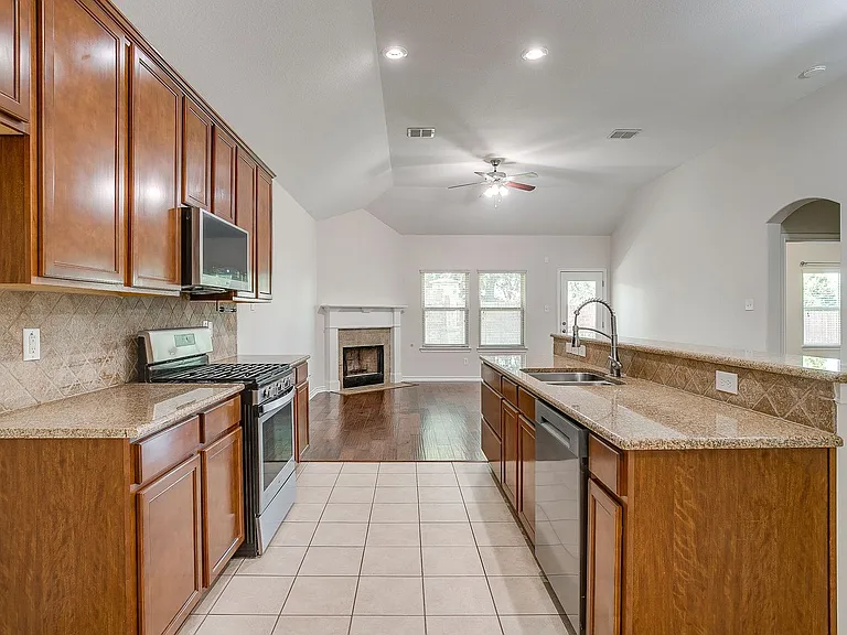 3801 Weatherstone Dr — Photo 24