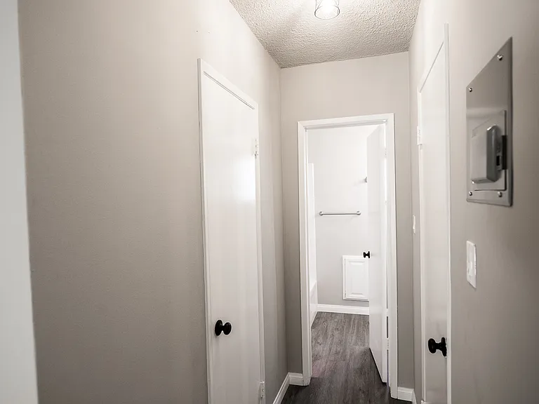 450 Live Oak — Photo 16