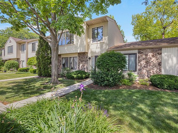 2nd image of 1626 Vermont Dr #1626