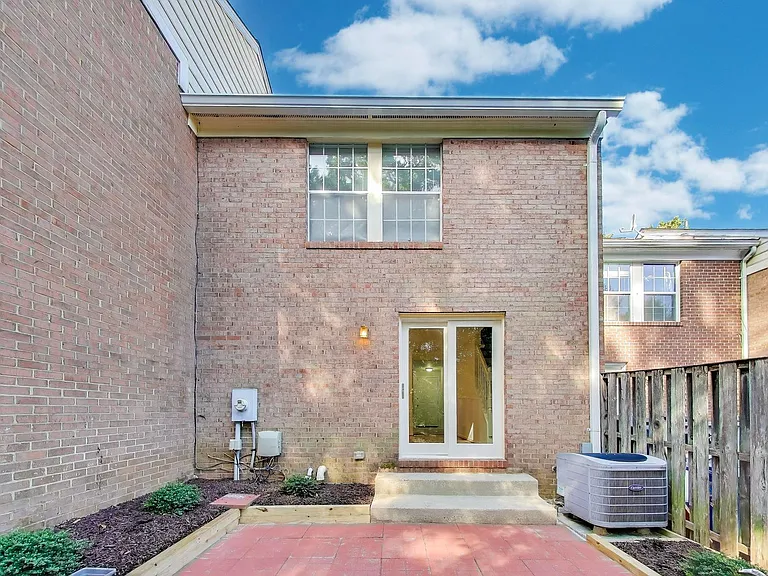 8932 Barrowgate Ct — Photo 20
