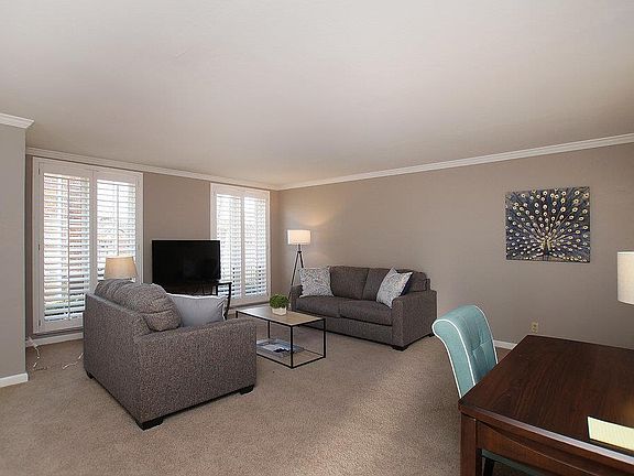 3rd image of 912 Claytonbrook Dr APT 2