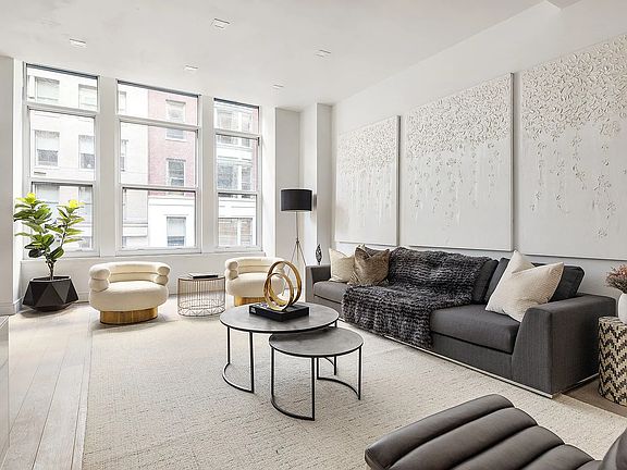 2nd image of 34 W 21st St