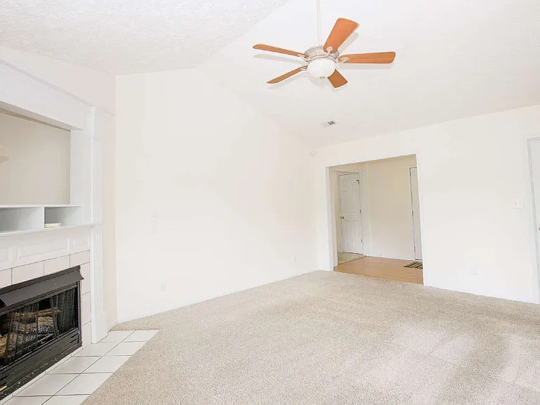 106 Harvest Ln — Photo 9