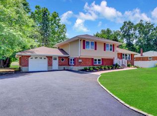 142 Burr Rd, East Northport, NY 11731