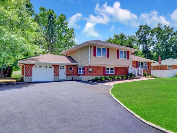 142 Burr Road, East Northport, NY 11731