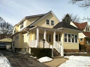 2555 N 72nd St #A, Wauwatosa, WI 53213