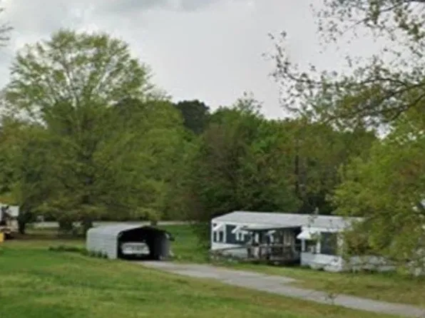 109 Peachtree Ln, Chesnee, SC 29323