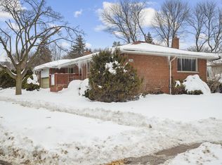 201 Fenn Ave, Toronto, ON M2P1Y1