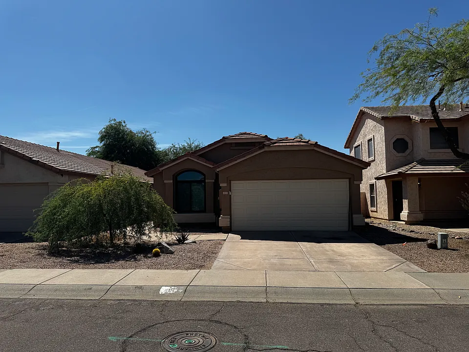 4833 E Abraham Ln