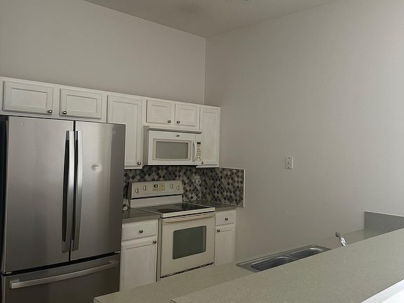 3rd image of 9670 Amarante Cir Unit 3