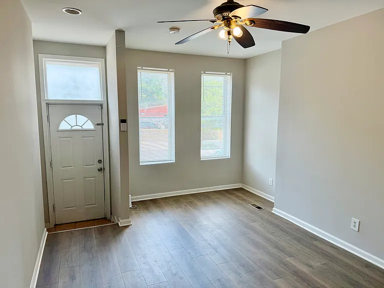 421 E Preston St — Photo 2