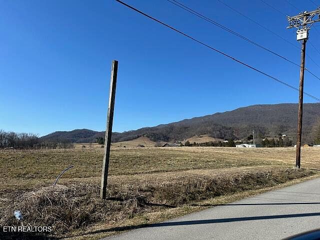 2nd image of Sand Cave Rd