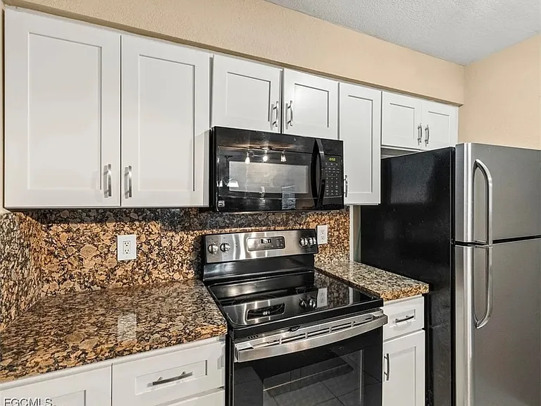 3419 Winkler Ave #509 — Photo 5