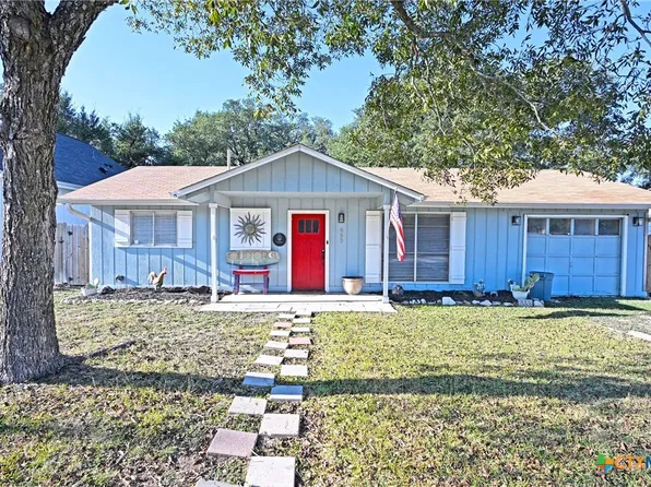 553 Scenic Dr, Canyon Lake, TX 78133