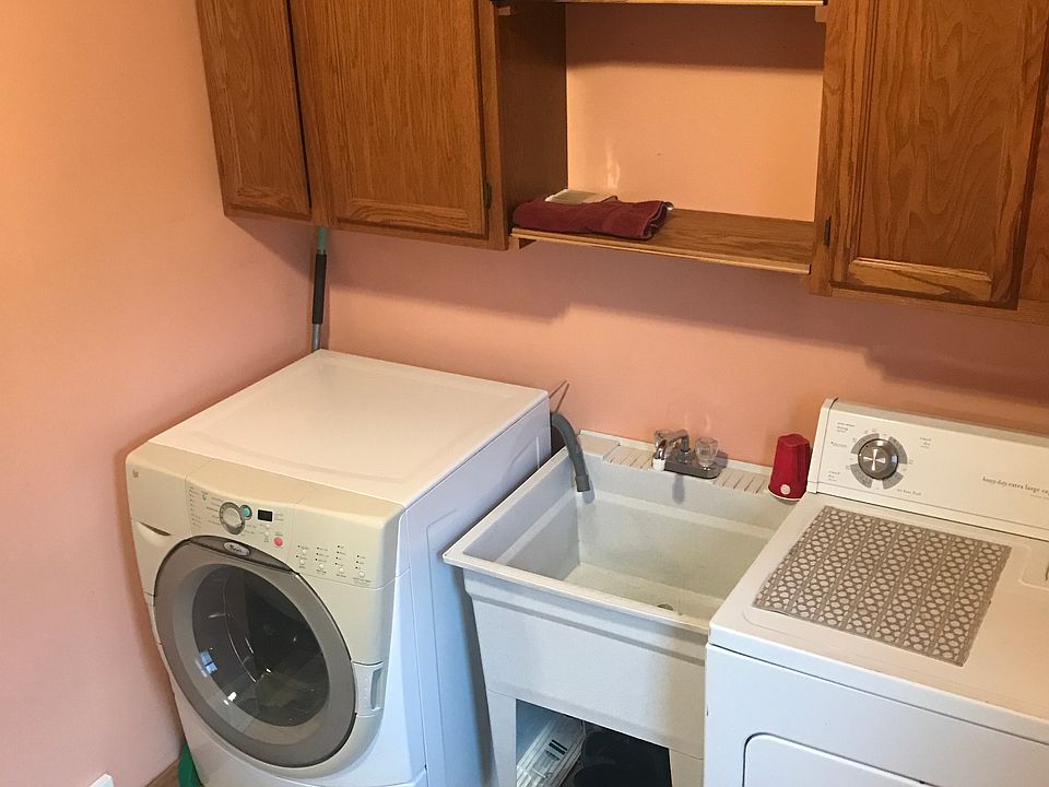 1st floor laundry. 