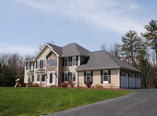 18 Frontier Dr, Pelham, NH 03076