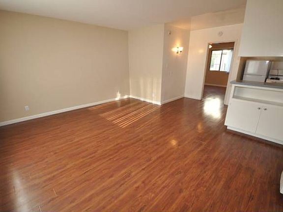 Similar Apartment Shown