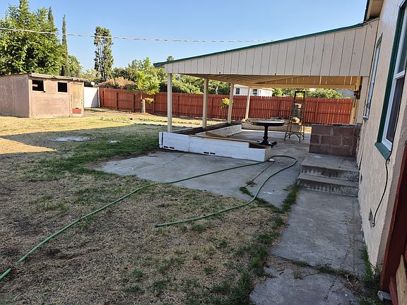 2nd image of 3616 N Maroa Ave