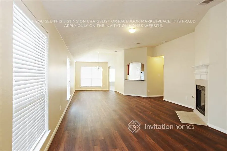 129 Rodeo Dr Manvel, TX 77578 — Photo 2