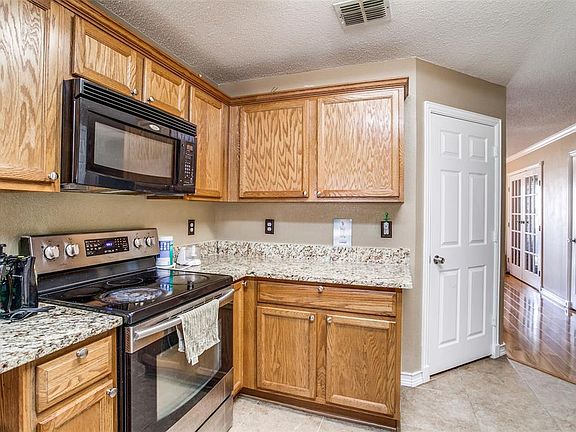 4th image of 3912 Evergreen Ct