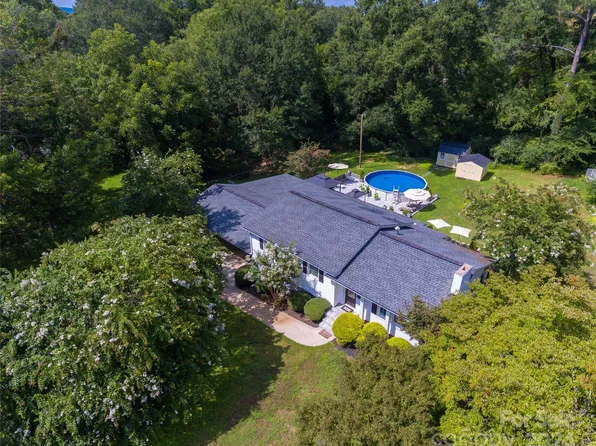 310 W Puett St, Dallas, NC 28034