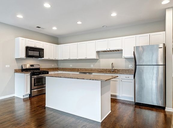 5th image of 2902 N Central Park Ave APT 2S