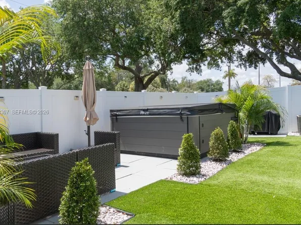 31 Bentwater Cir, Boynton Beach, FL 33426