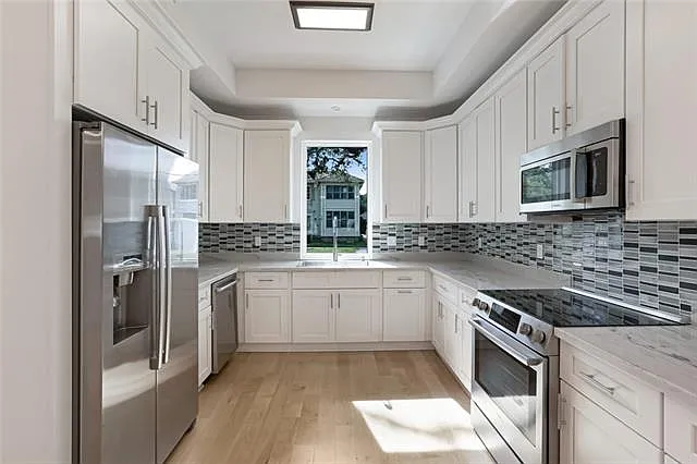 2431 State St — Photo 5