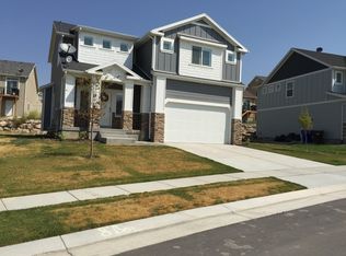 4915 E Oakwood Dr, Eagle Mountain, UT 84005