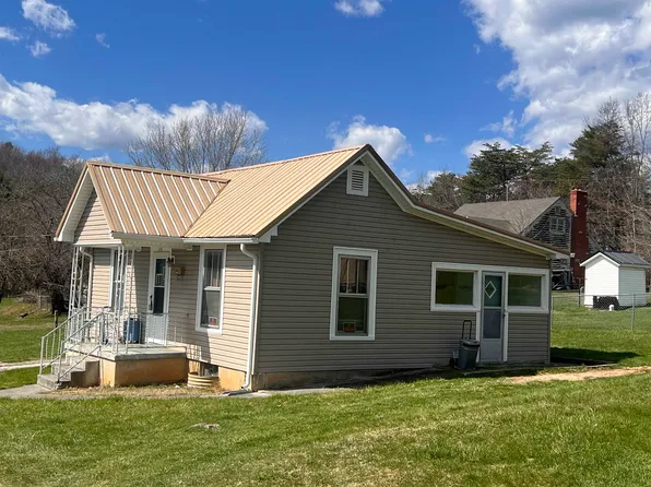 226 Hurd Ln, Pulaski, VA 24301