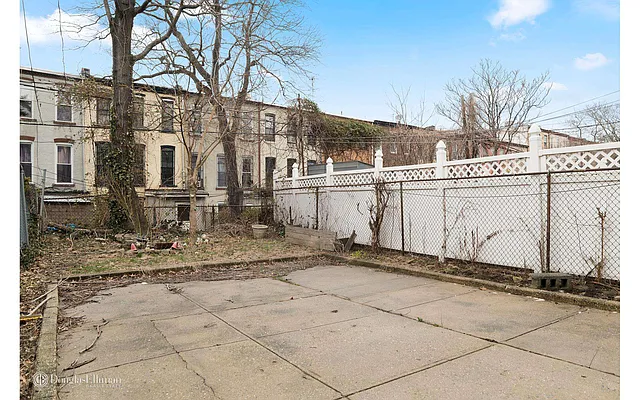 Rented by Douglas Elliman | media 22