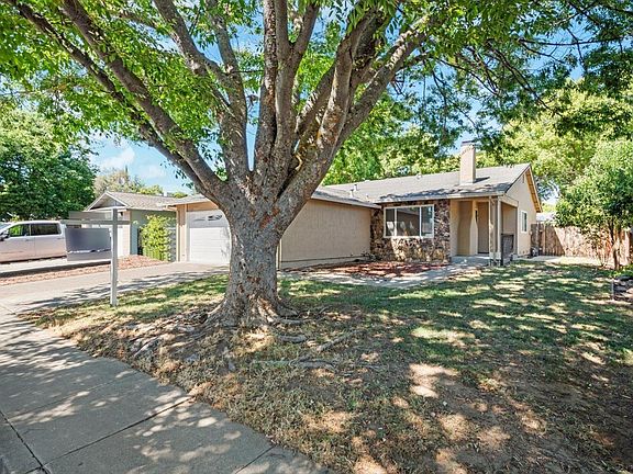 4th image of 348 Spruce Court