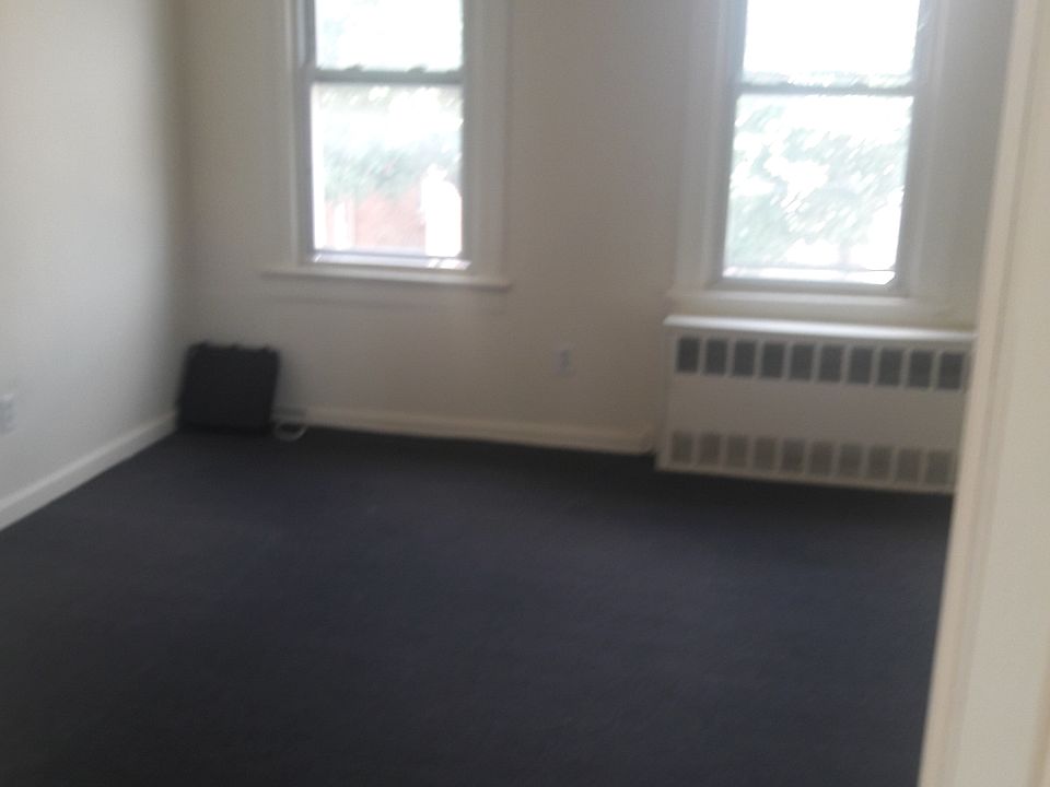 2nd image of 939 Pavonia Ave